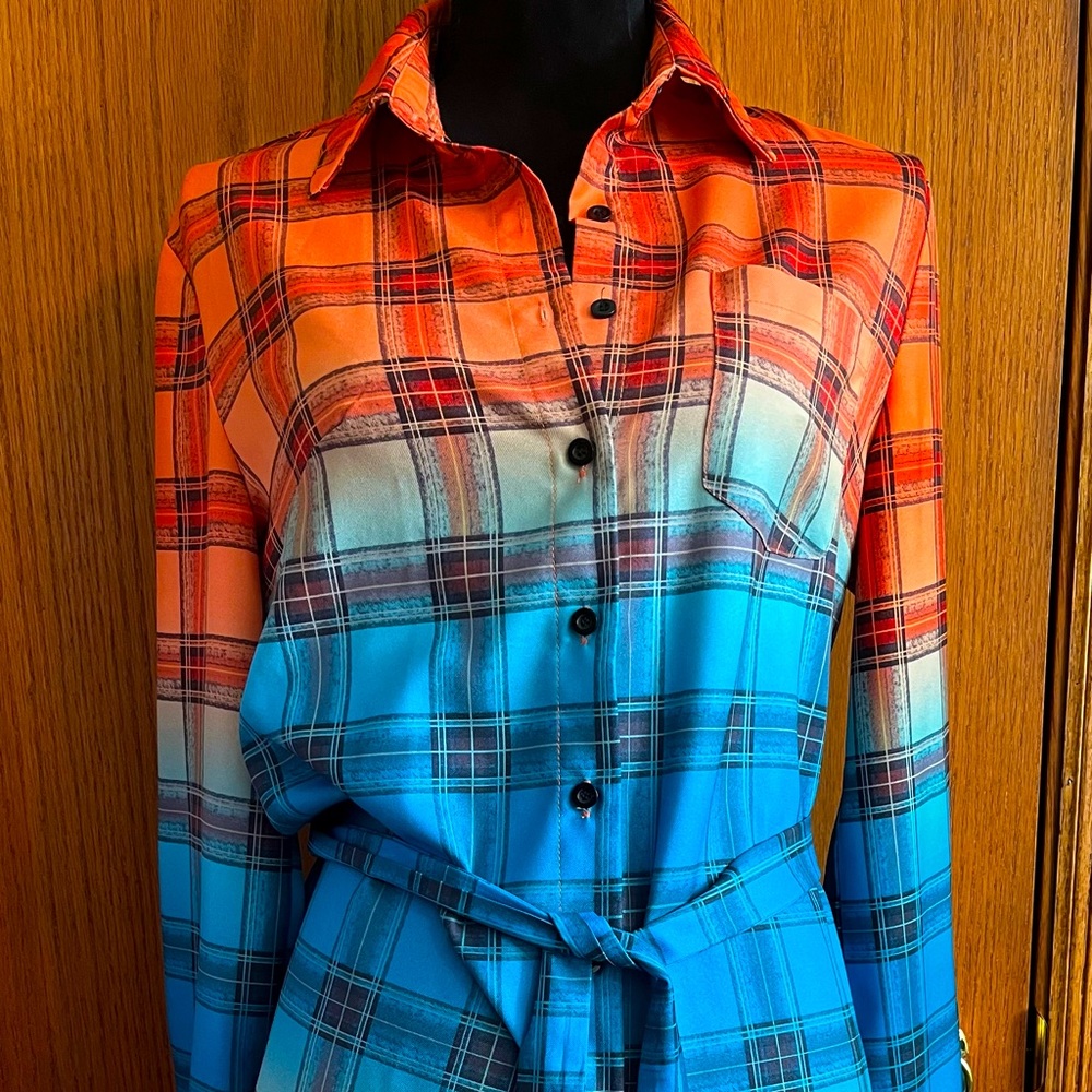 Ombré lightweight tunic top size M
